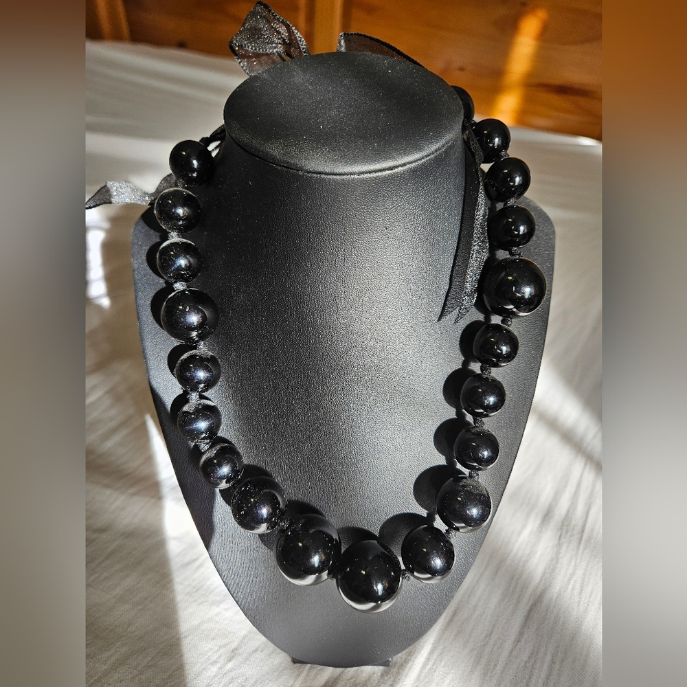 Elegant Black Beaded Necklace